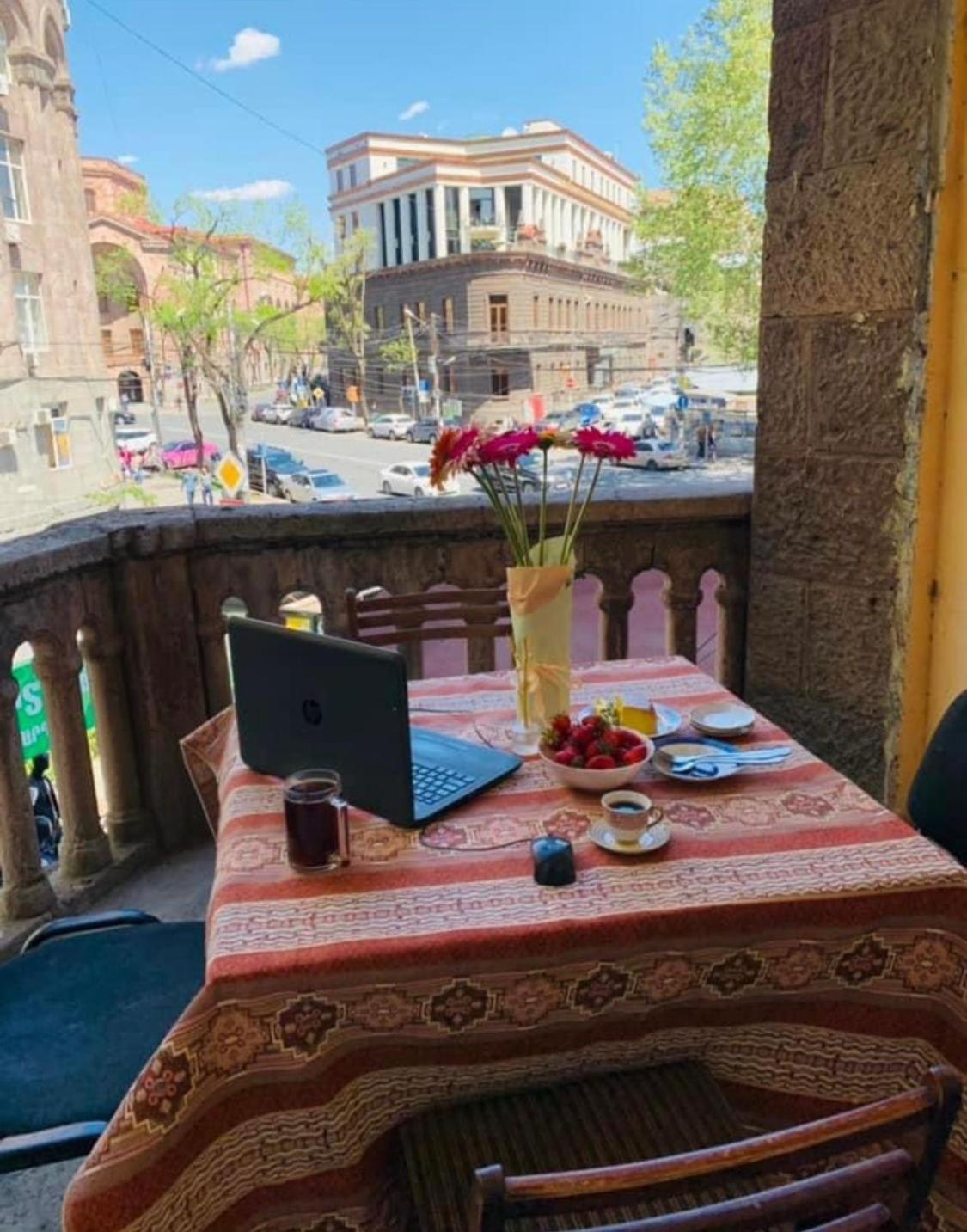 Infinity Hostel & Tour Yerevan Luaran gambar
